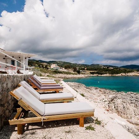 Floreika Studio By The Sea Skinaria Exterior photo