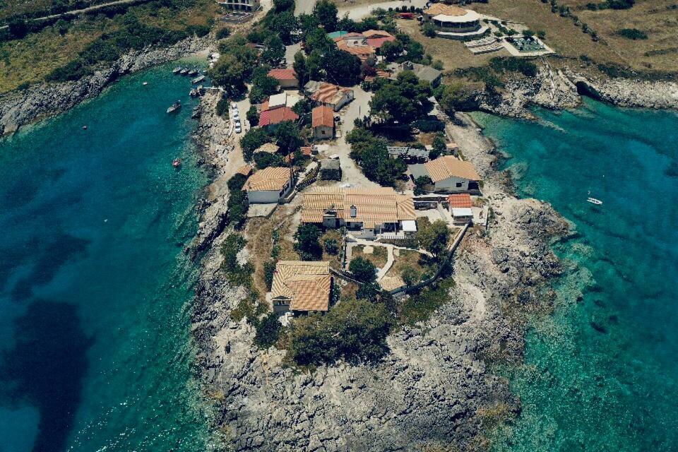 Floreika Studio By The Sea Skinaria Exterior photo